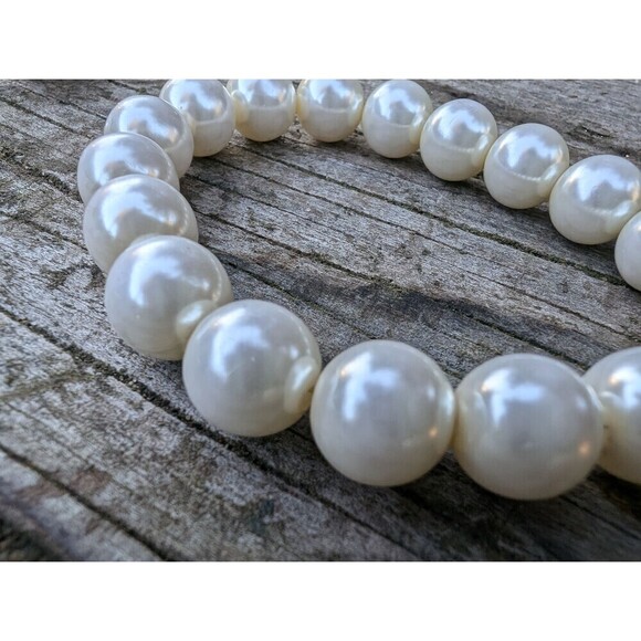 Vintage Faux Pearl Bracelet Stack, 3 Pearly Stretch Bracelets - Picture 8 of 10
